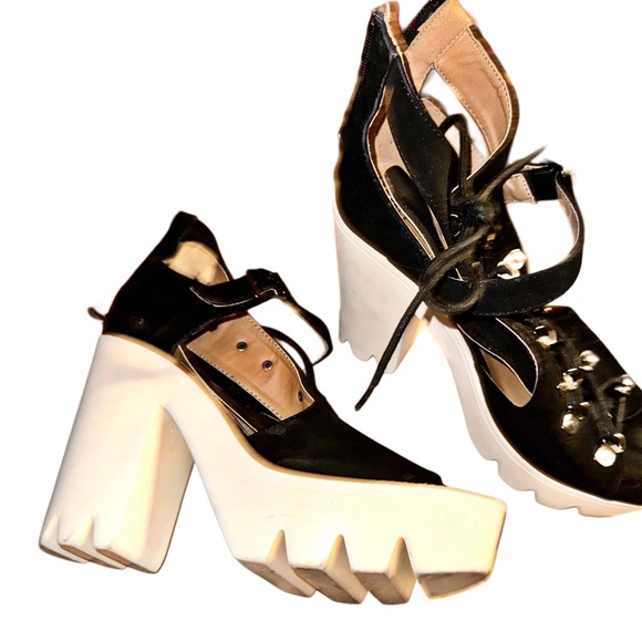 Qupid Black Lace Up Lug Sole Platform Peep toe Heels - Picture 10 of 10